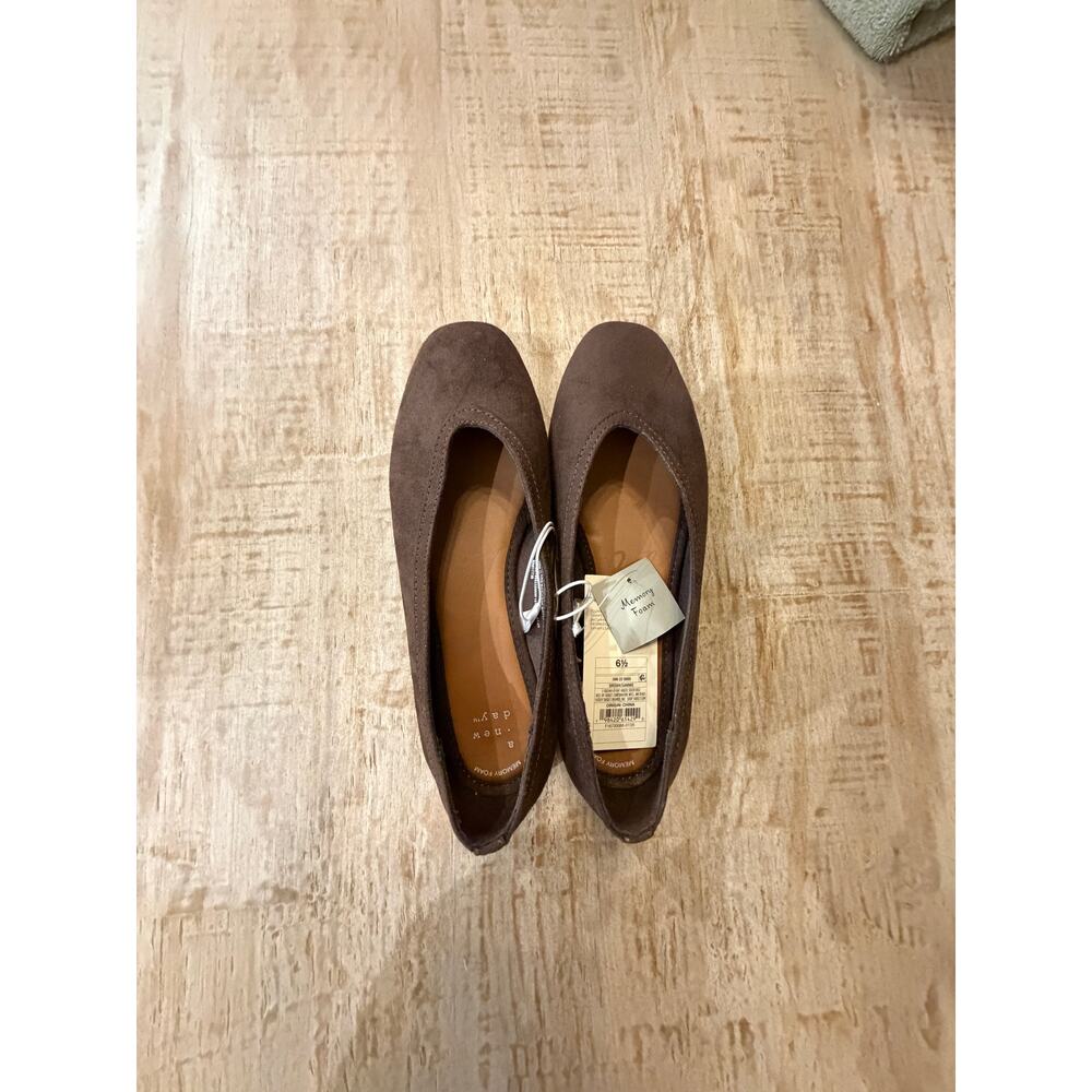 A New Day Brown Suede Flats Memory Foam Womens Size 6.5 SlipOn Comfort Shoes NWT